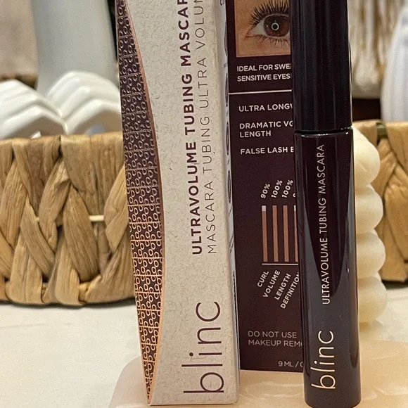 BLINC COSMETICS UltraVolume Tubing Mascara - Black - Picture 5 of 13